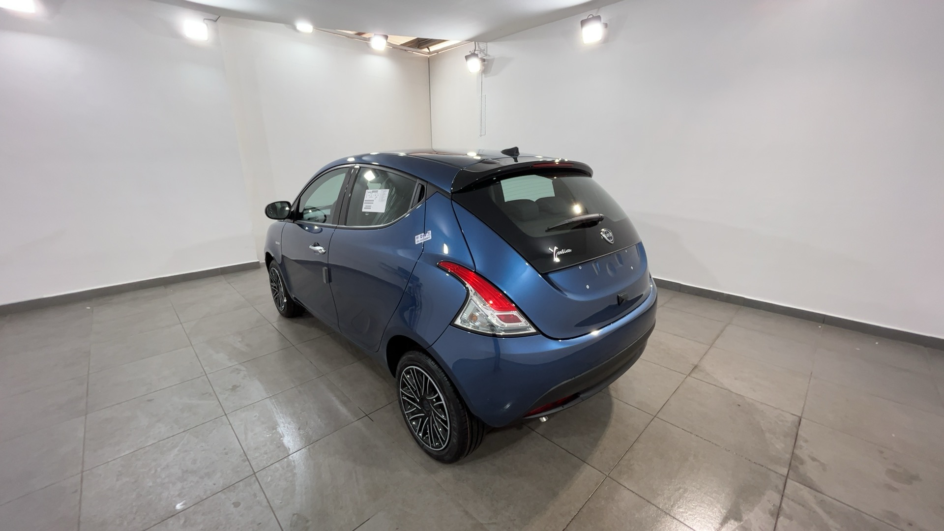 LANCIA YPSILON YPSILON 1.2 69CV GPL ECOCHIC GOLD MY23 - CAMBIO MANUALE,  COLORE BLU ELEGANTE, IMMATRICOLATA 11-2023 KM 0 – GRUPPO PICCIRILLO SPA