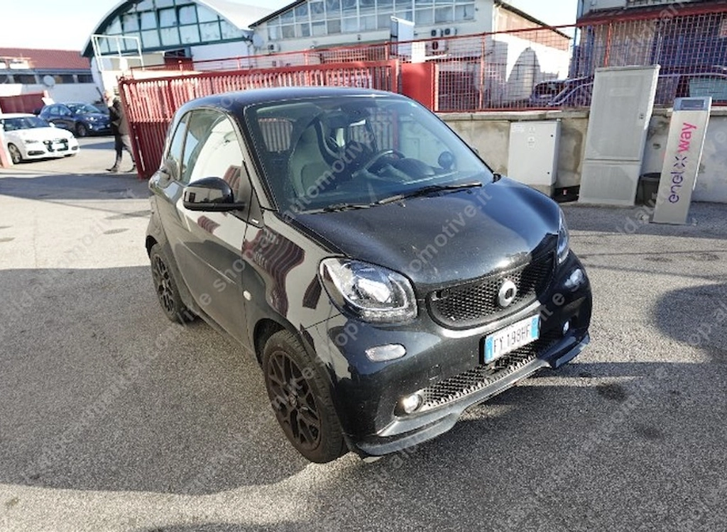 SMART FORTWO COUPE FORTWO 1.0 SUPERPASSION 71CV TWINAMIC - CAMBIO  AUTOMATICO, COLORE BLACK, IMMATRICOLATA 09-2019 KM 32798 – GRUPPO  PICCIRILLO SPA