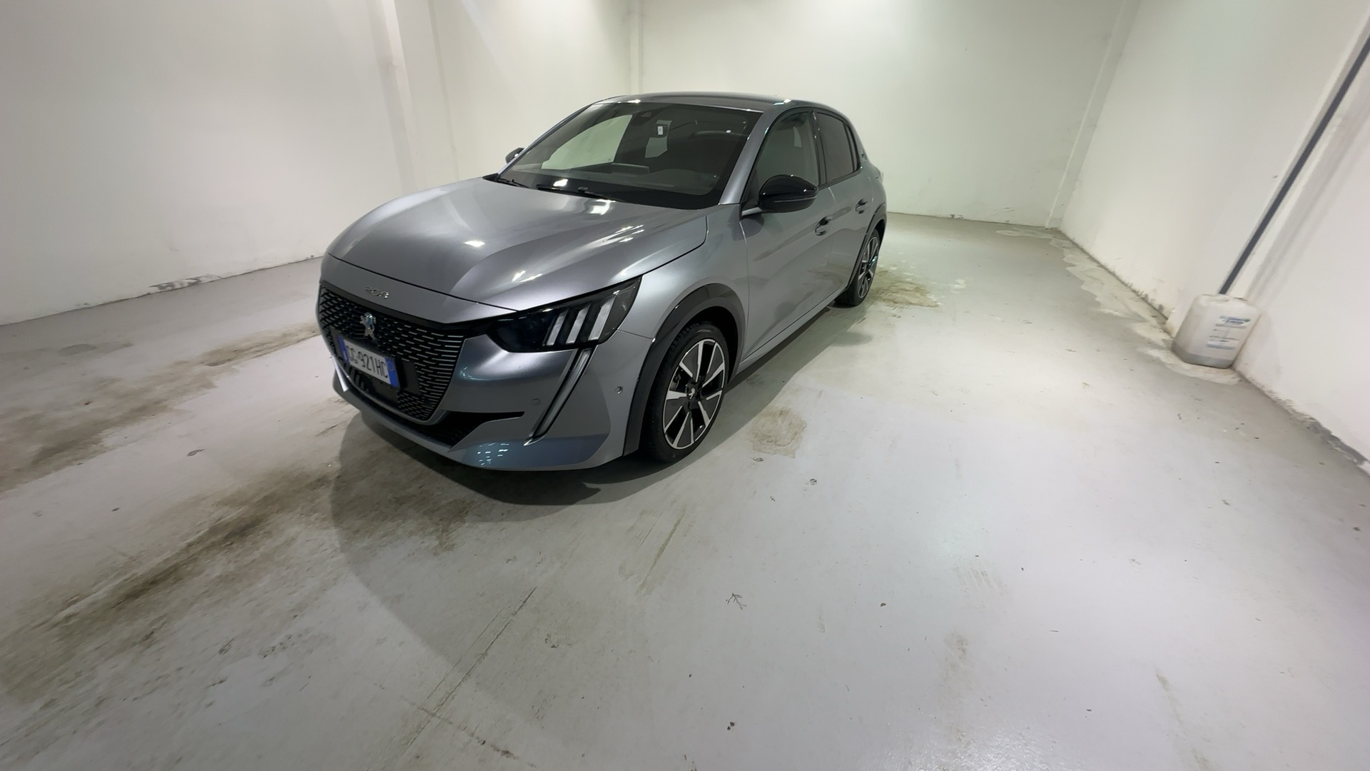 PEUGEOT 208 E-208 GT 136CV AUTO - CAMBIO -, COLORE GRIGIO ARTENSE